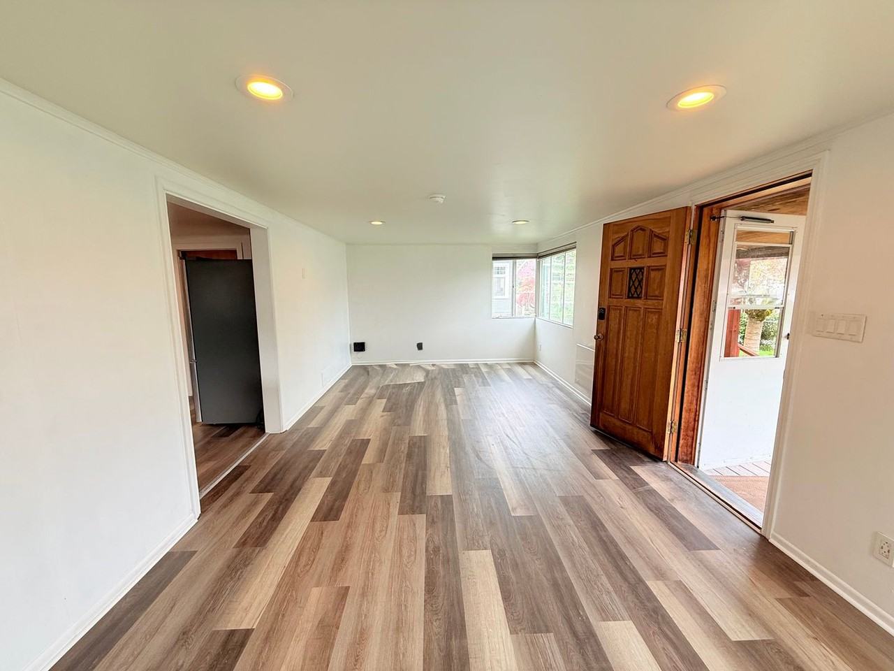 3239 39th Ave Sw - Photo 4 of 33