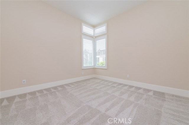 60 Ray - Photo 4 of 8