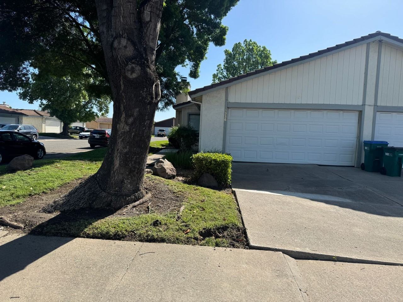 6936 Village Green Dr - Photo 2 of 10