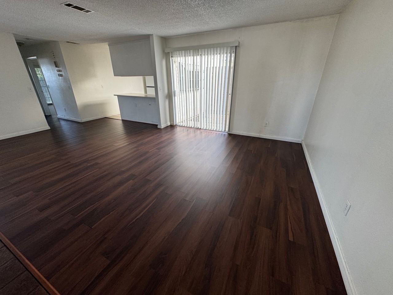 6936 Village Green Dr - Photo 4 of 10