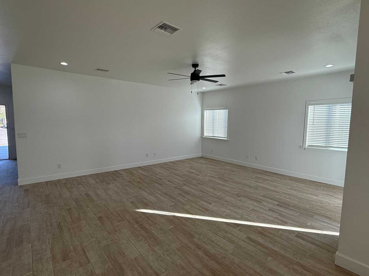 5640 S Desert Lakes Dr - Photo 6 of 27