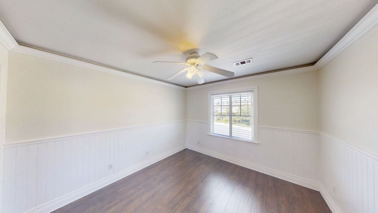 1639 Sparrow Pt - Photo 6 of 13