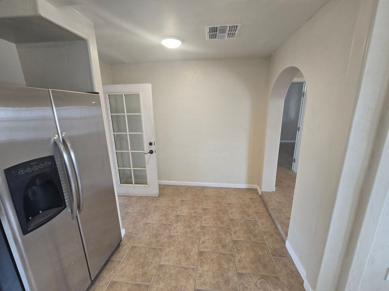 6141 S Southland Blvd - Photo 6 of 31