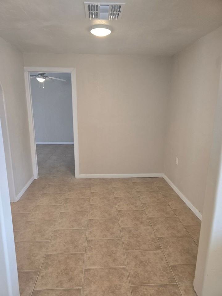 6141 S Southland Blvd - Photo 7 of 31