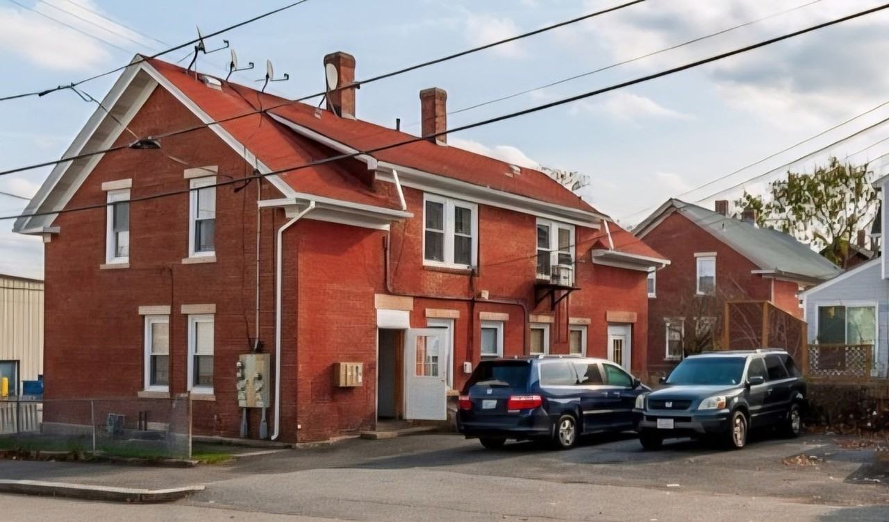 724 N Main St - Photo 3 of 8