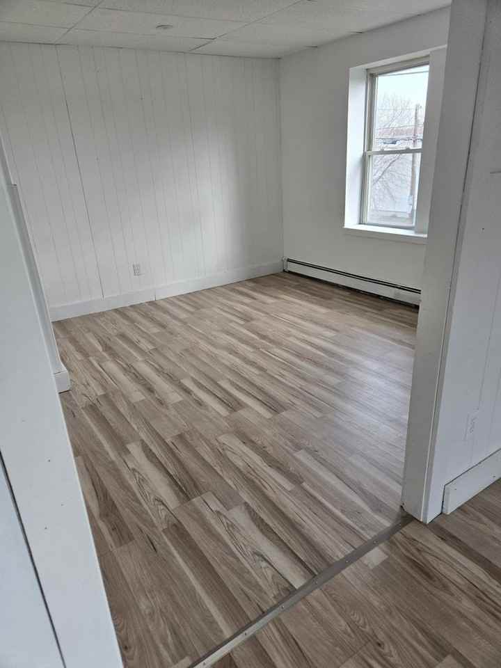 724 N Main St - Photo 5 of 8