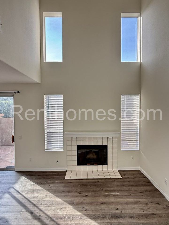 11679 Westview Pkwy - Photo 2 of 35