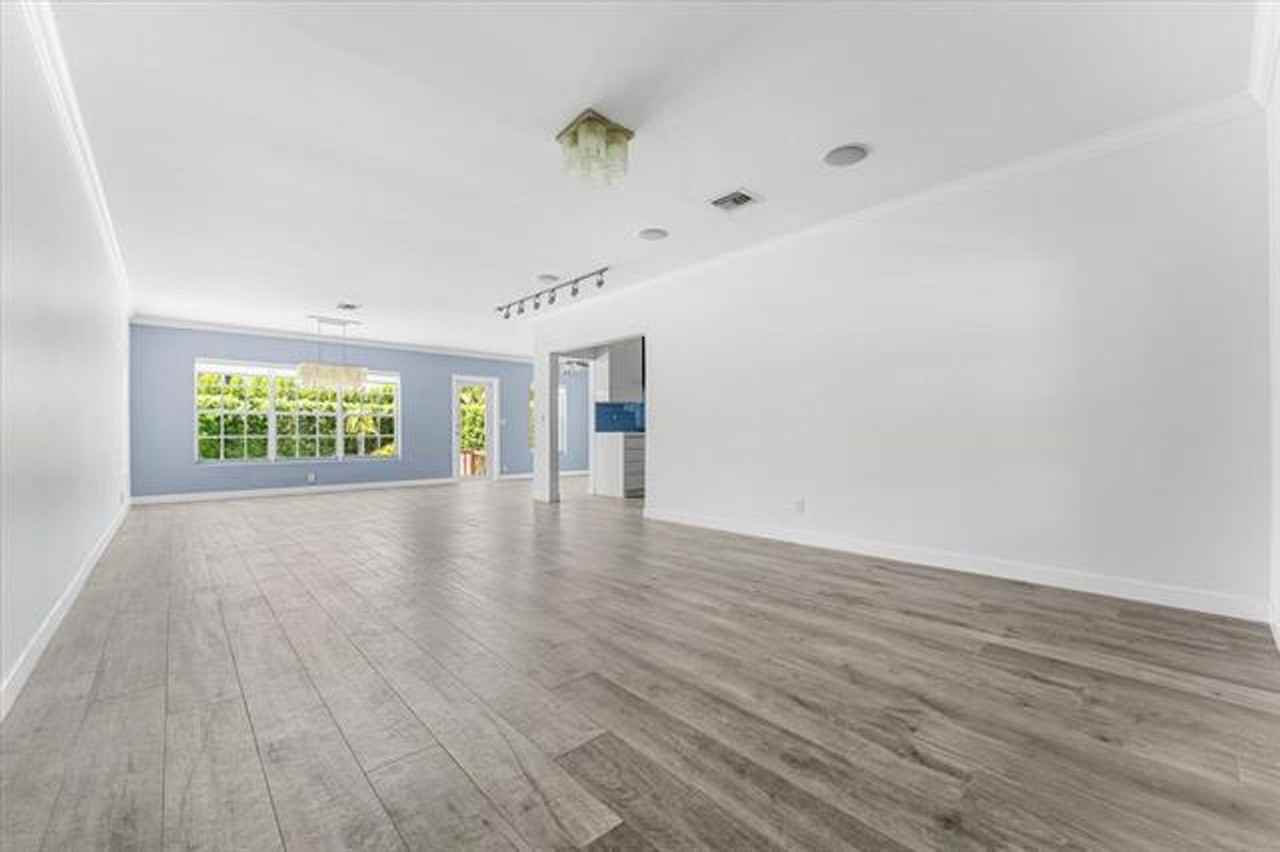 8934 8934 Emerson Avenue Ave #0 - Photo 5 of 24