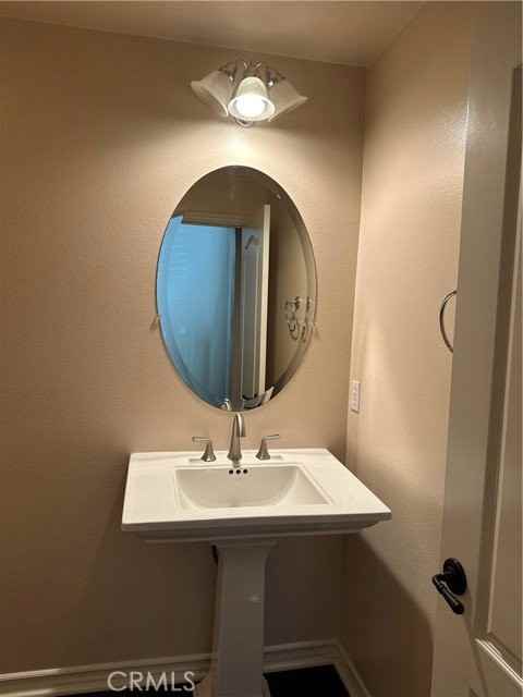 18729 Sinclair Ln - Photo 4 of 6