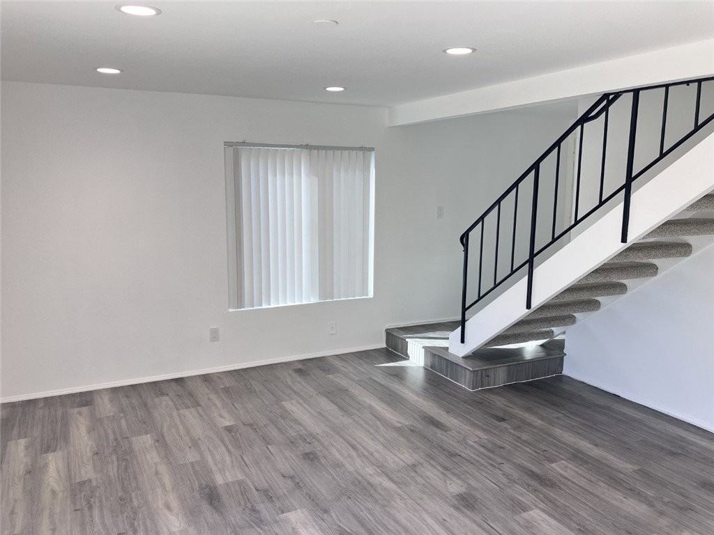 9022 Hyde Park Dr - Photo 6 of 8