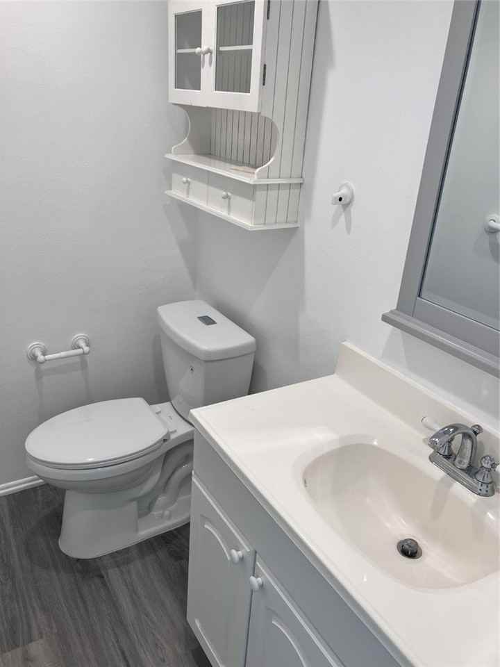 9022 Hyde Park Dr - Photo 7 of 8