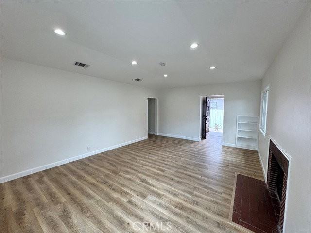 4235 Colbath Ave - Photo 2 of 8