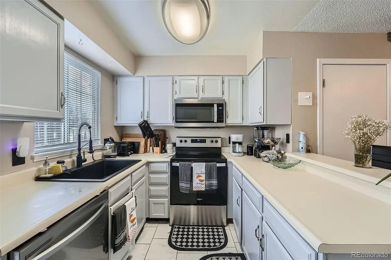 14344 E Hawaii Cir #B - Photo 5 of 22