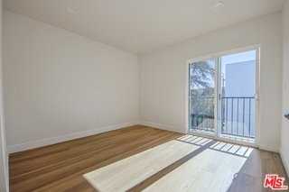 10803 Kling St #1 - Photo 4 of 8