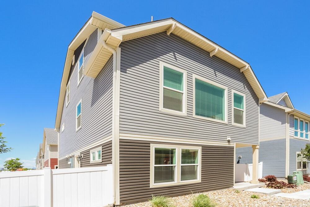 18601 E 47th Pl - Photo 5 of 18