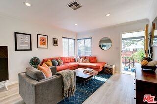 6122 Satsuma Ave - Photo 7 of 8