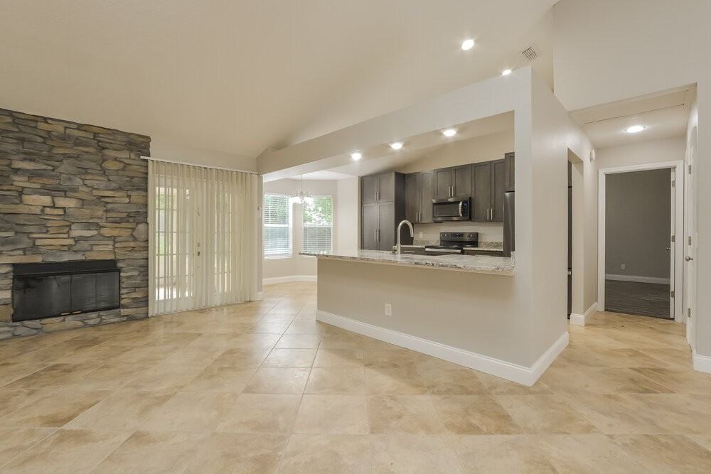 3035 Bluffton Cv - Photo 5 of 16