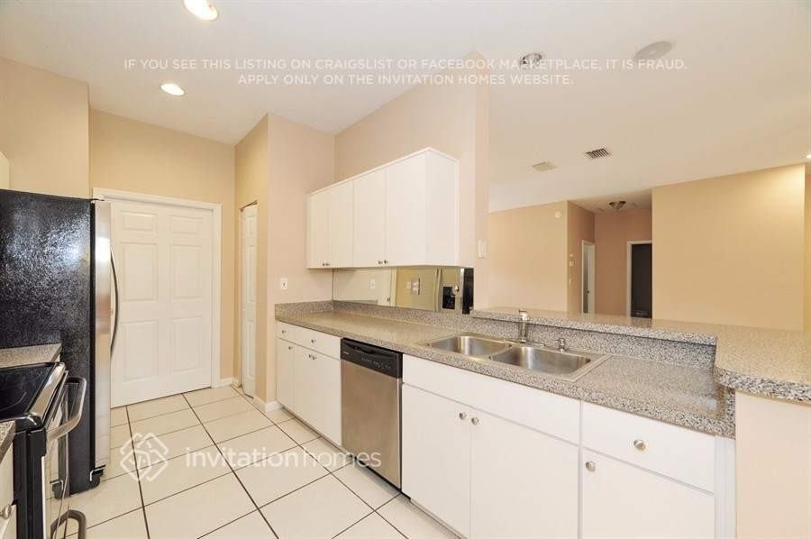 22447 Kingsley Ln - Photo 5 of 16