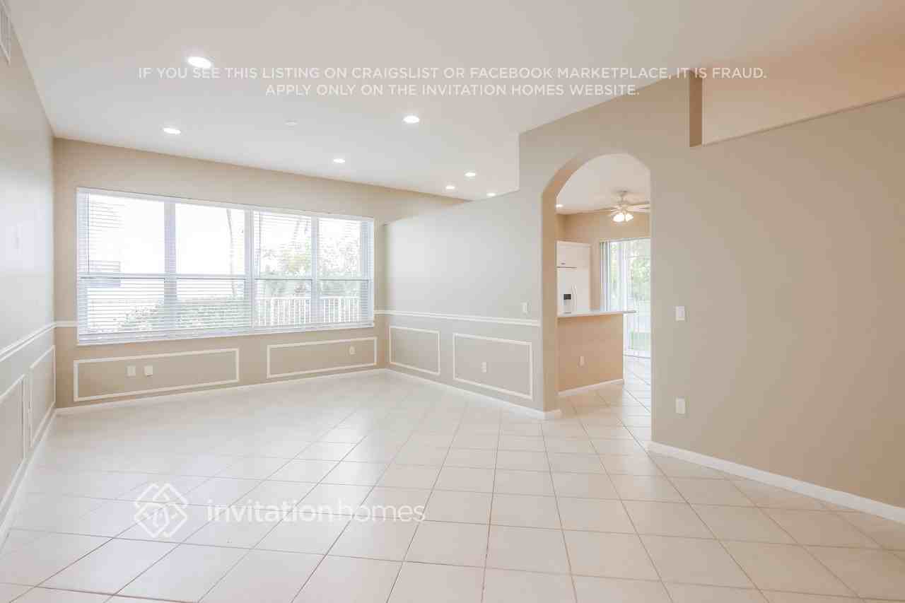 5213 Sw 158th Ave - Photo 4 of 17