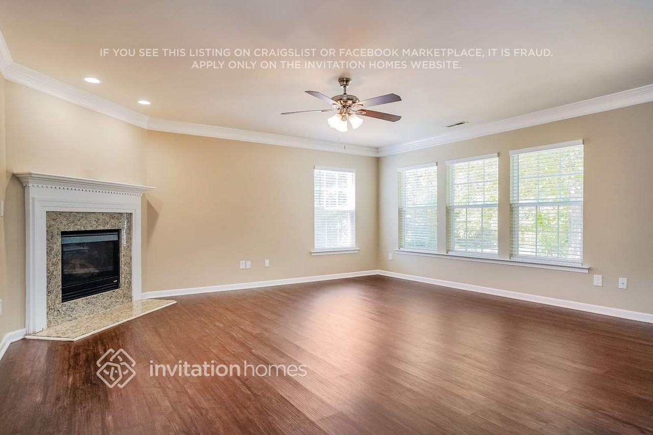2936 Roundleaf Ct - Photo 4 of 18