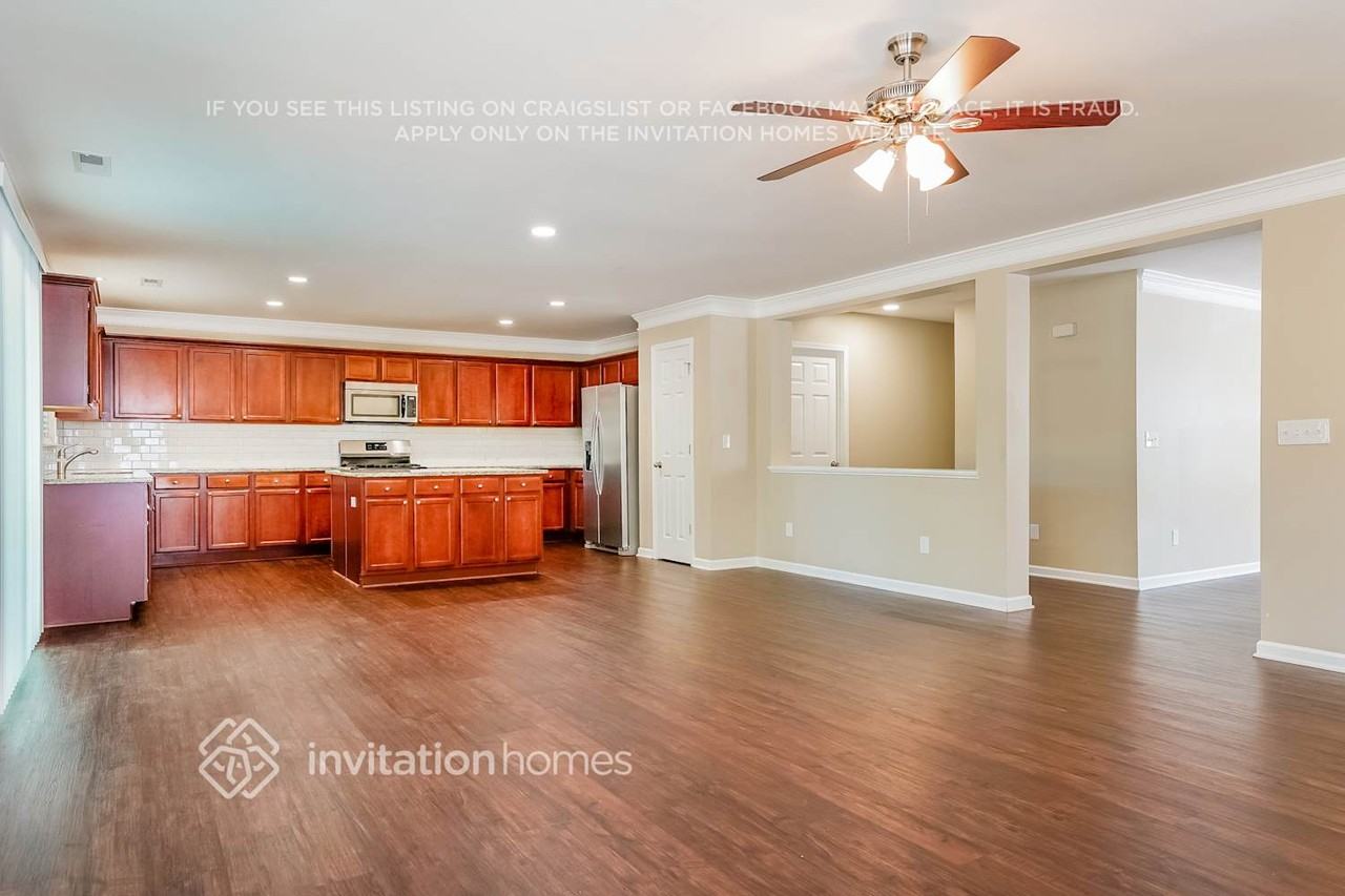 2936 Roundleaf Ct - Photo 5 of 18