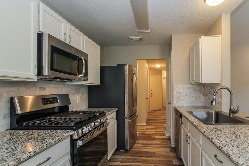 18207 Trinity Knoll Way - Photo 5 of 16