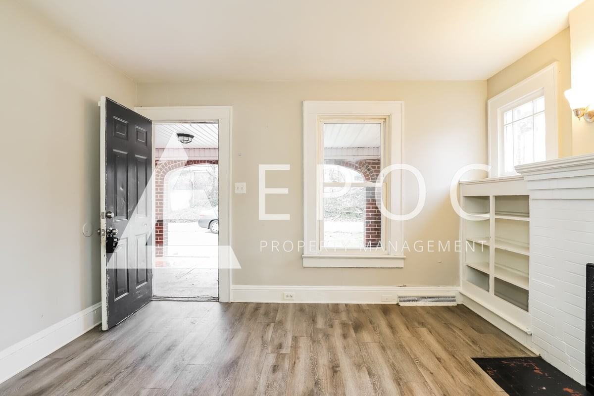 515 Mentor St - Photo 4 of 17