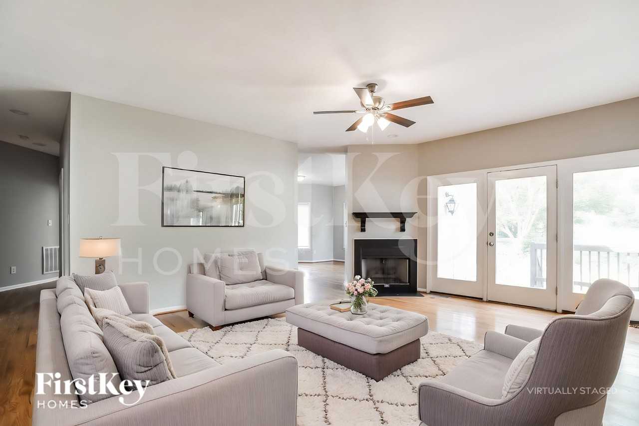 13415 Willow Breeze Ln - Photo 4 of 19