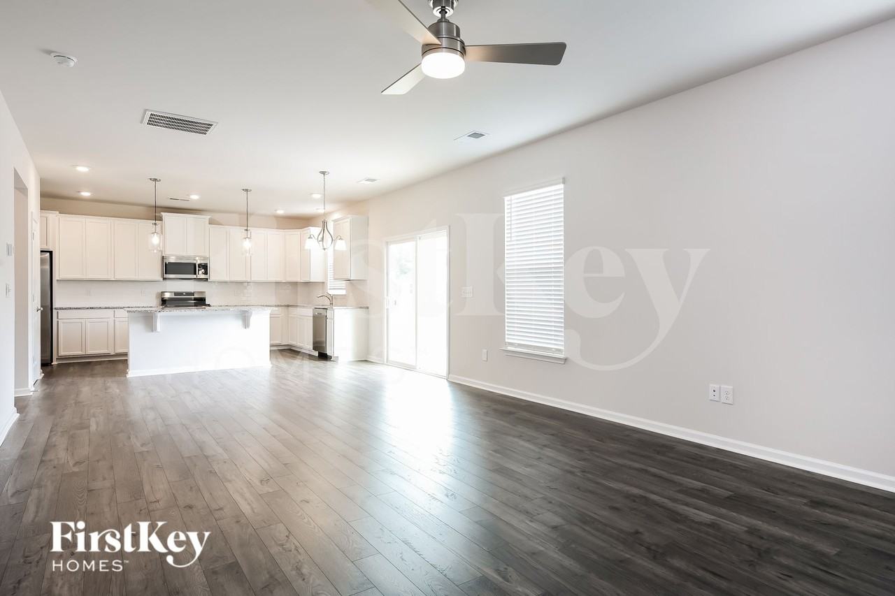 300 Stonefence Dr - Photo 4 of 16