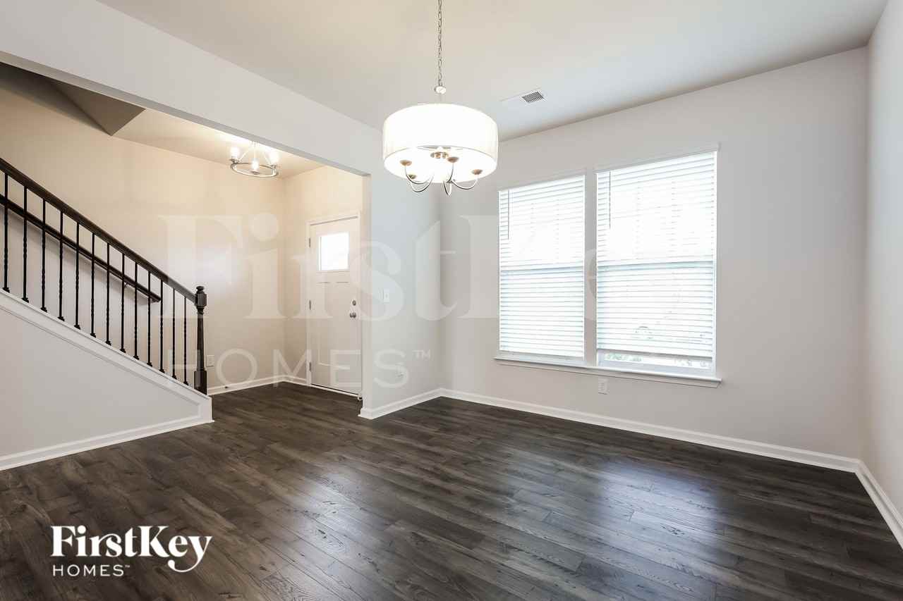 300 Stonefence Dr - Photo 5 of 16