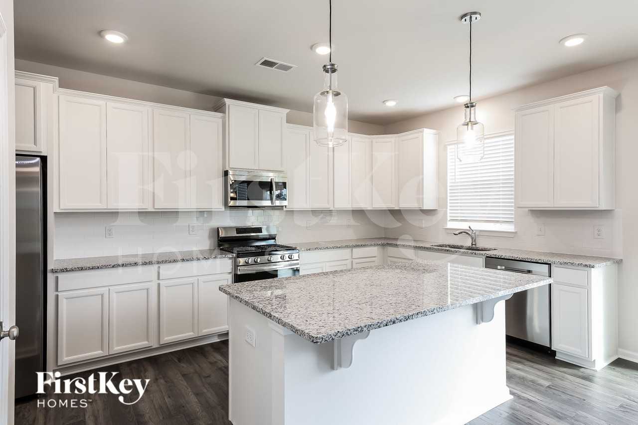 300 Stonefence Dr - Photo 6 of 16