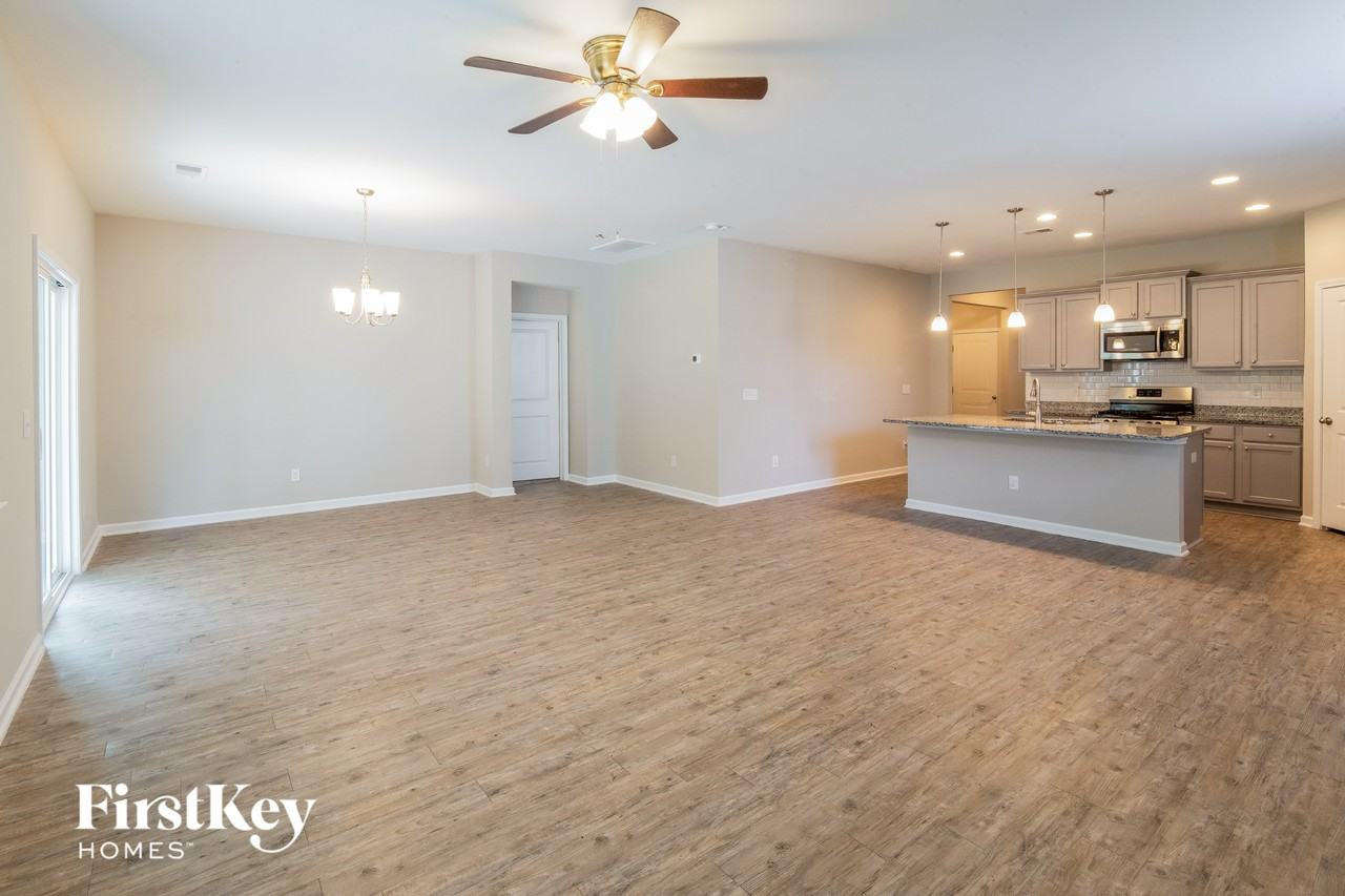 510 Wayton Cir - Photo 2 of 15