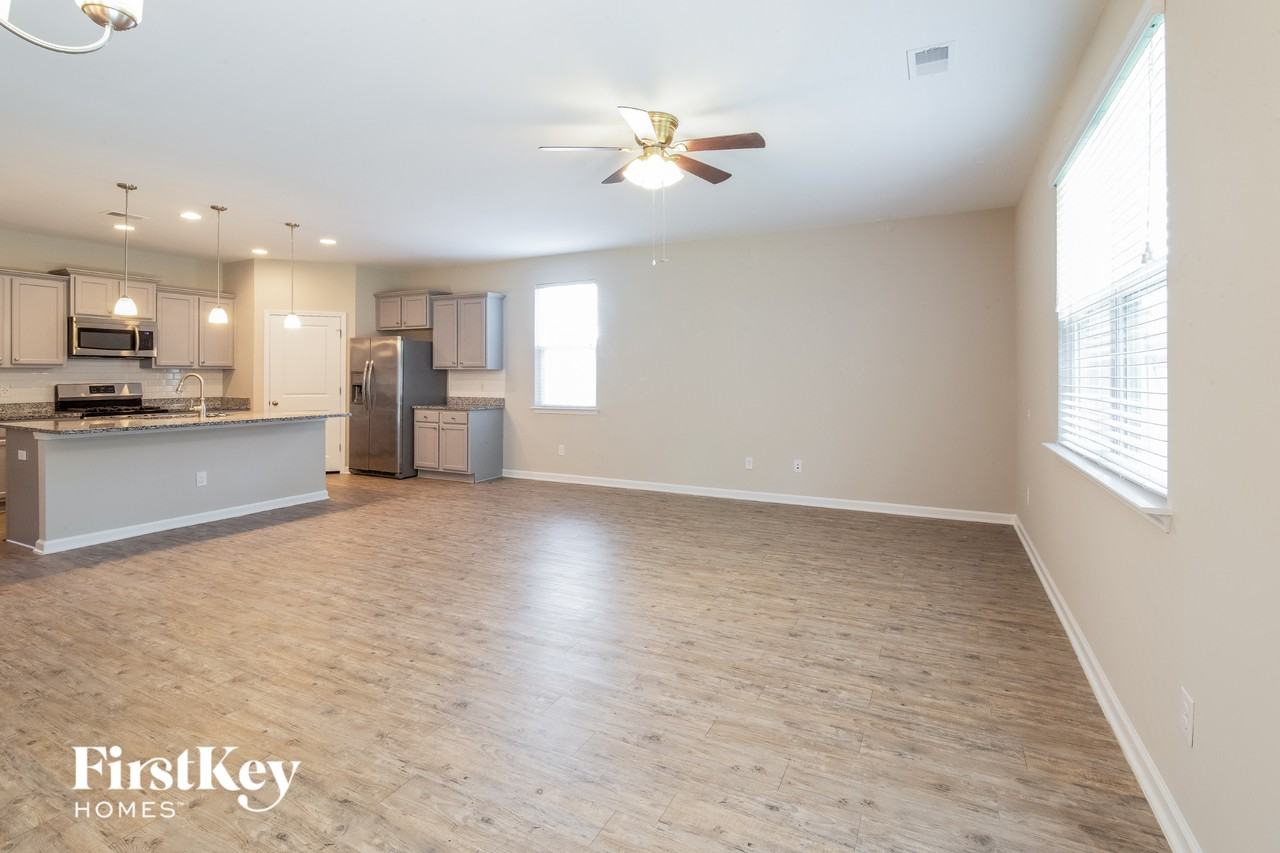 510 Wayton Cir - Photo 3 of 15