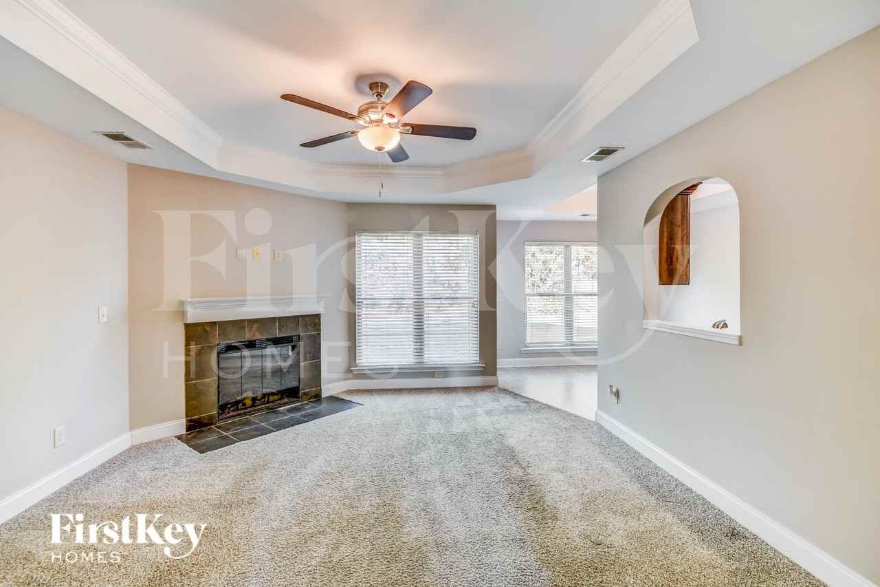 1114 Emerald Ridge Dr - Photo 2 of 16