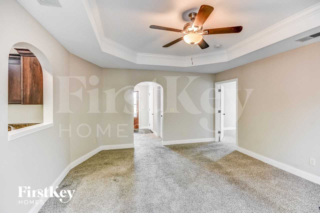 1114 Emerald Ridge Dr - Photo 3 of 16