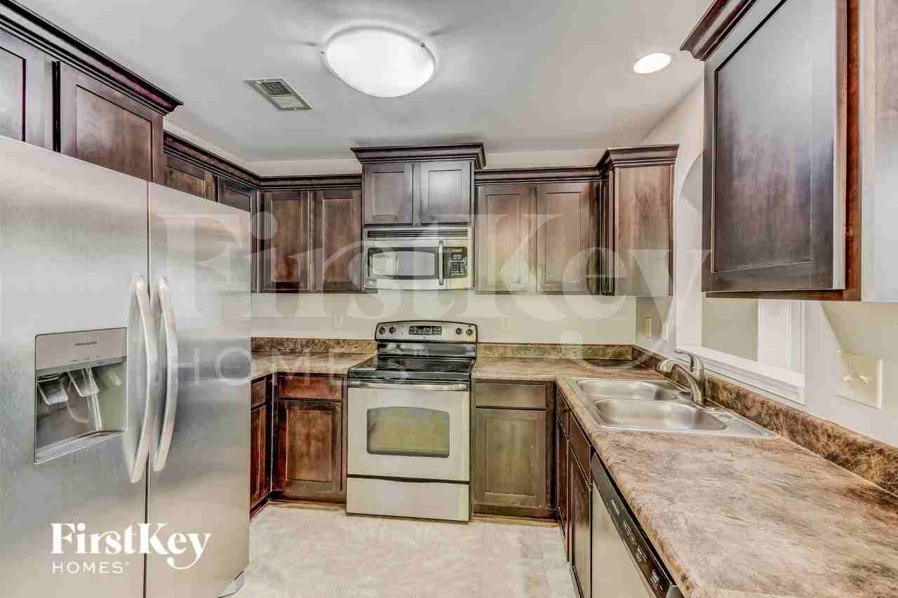 1114 Emerald Ridge Dr - Photo 5 of 16