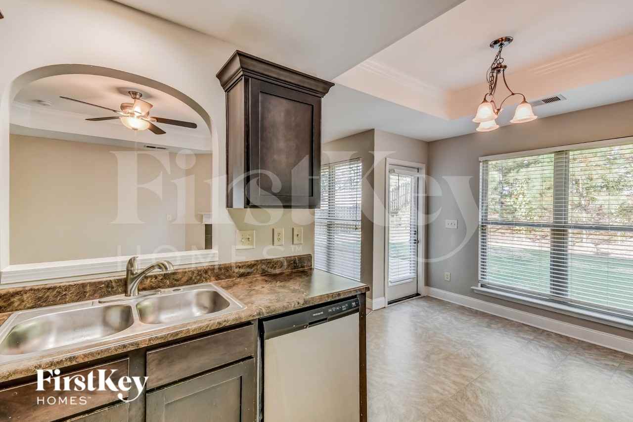 1114 Emerald Ridge Dr - Photo 7 of 16