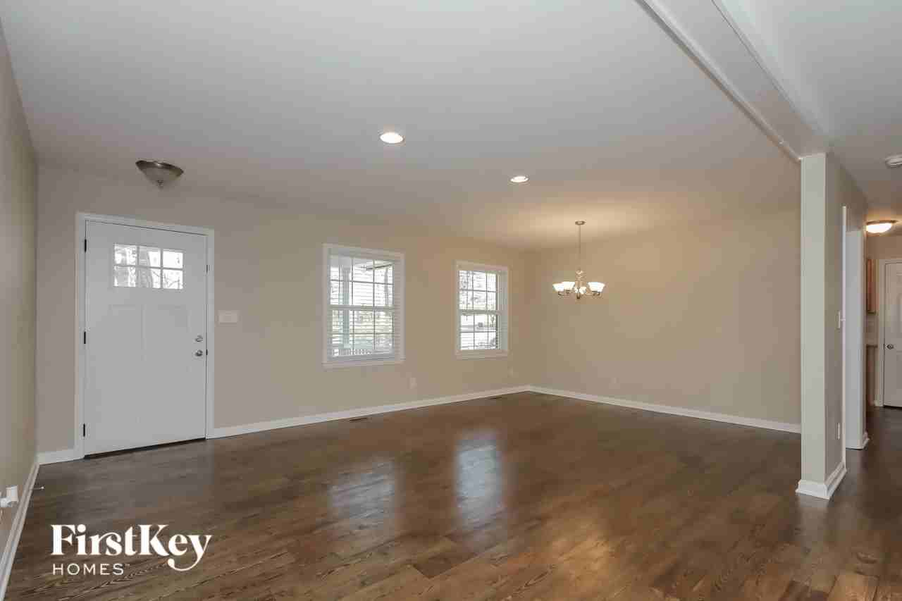 226 Heritage Pl - Photo 2 of 15