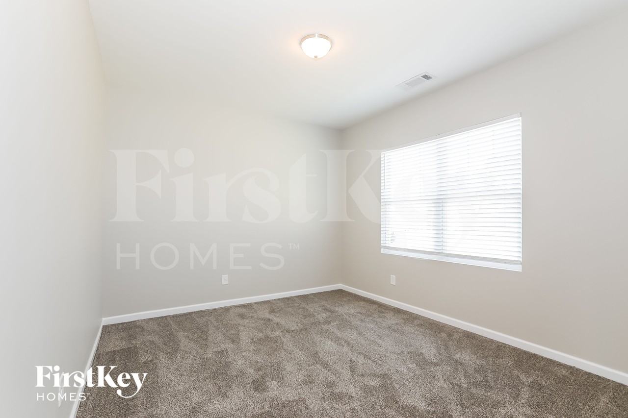 156 Alexander Ln - Photo 7 of 15