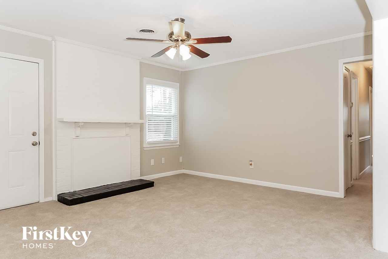 4603 Chaucer Dr - Photo 3 of 15