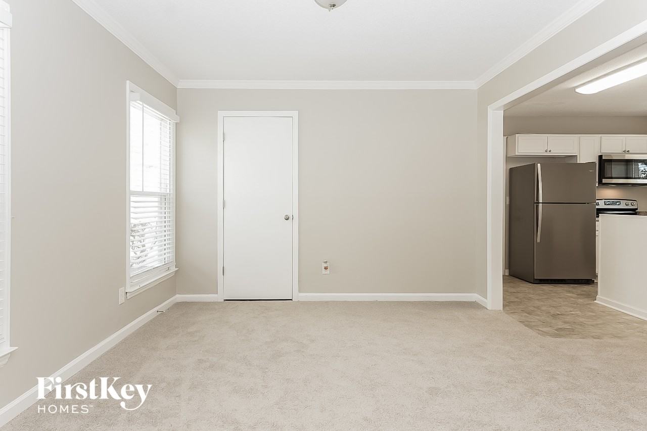 4603 Chaucer Dr - Photo 5 of 15