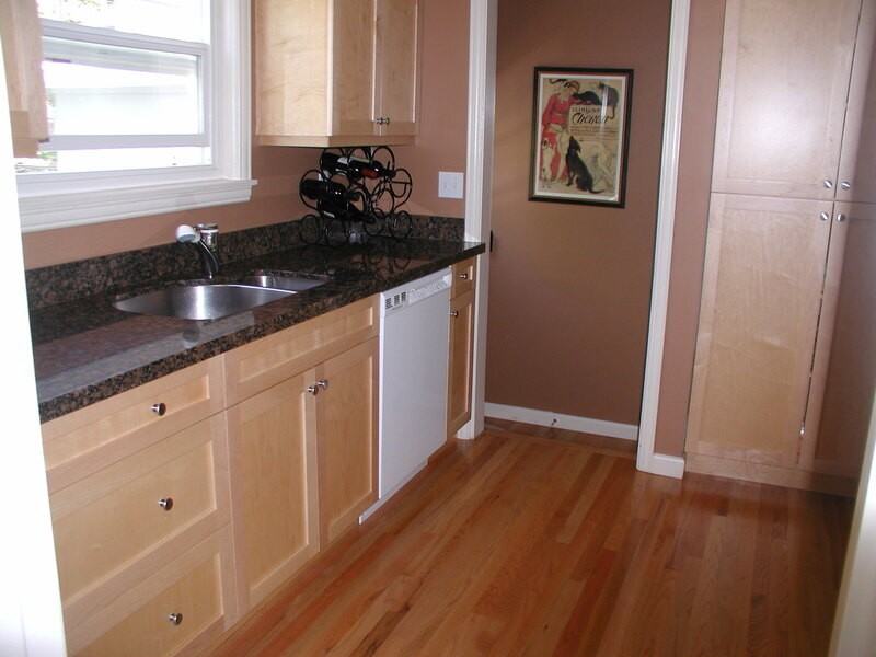 6820 Ravenna Ave Ne - Photo 3 of 8