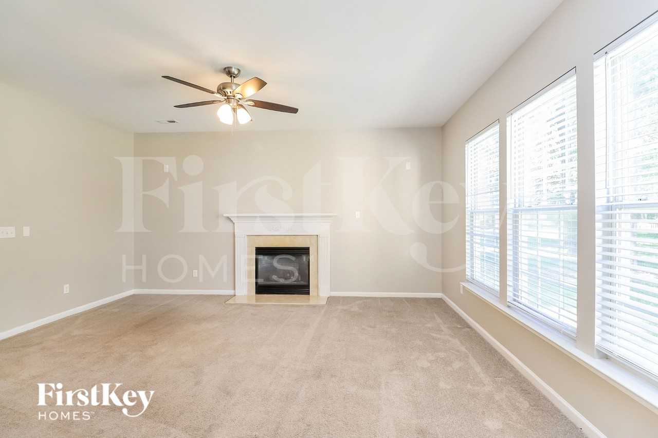 11923 Withers Mill Dr - Photo 3 of 19