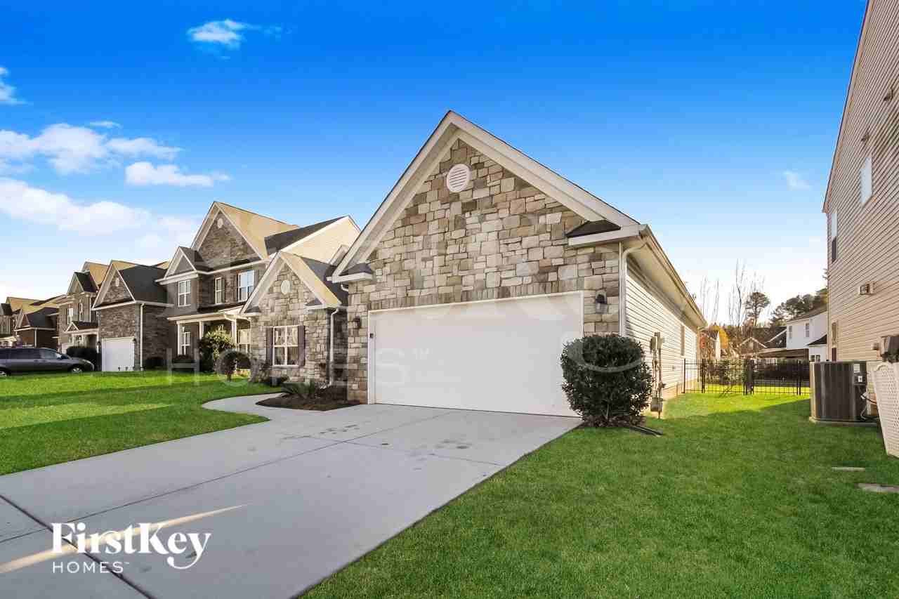 2266 Isaac St - Photo 3 of 15