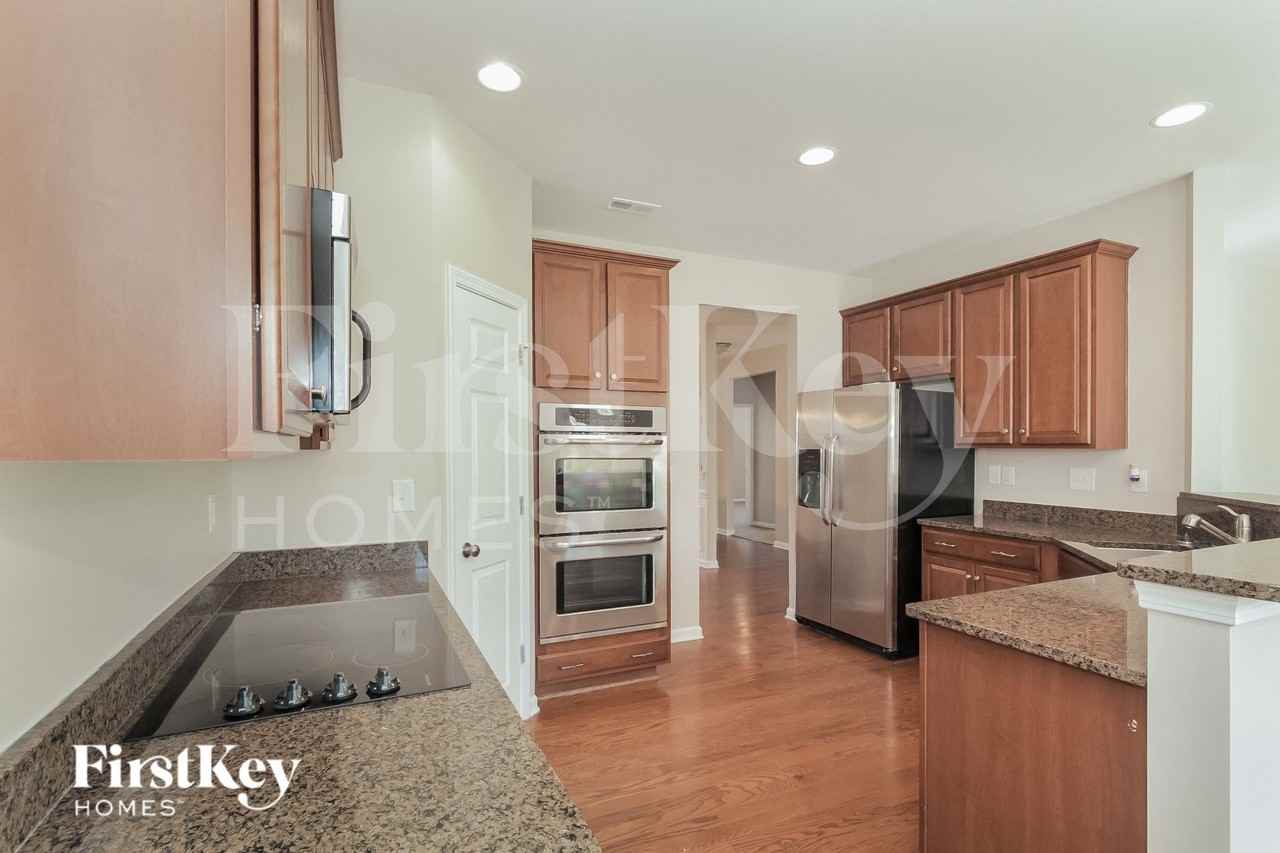 2266 Isaac St - Photo 7 of 15