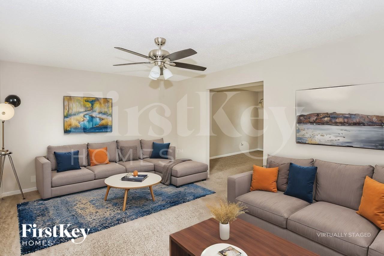 9419 White Cedar Ct - Photo 5 of 18