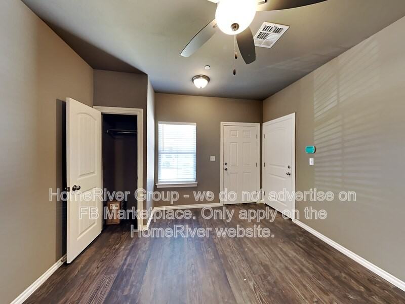 927 Sw 91st St - Photo 4 of 21