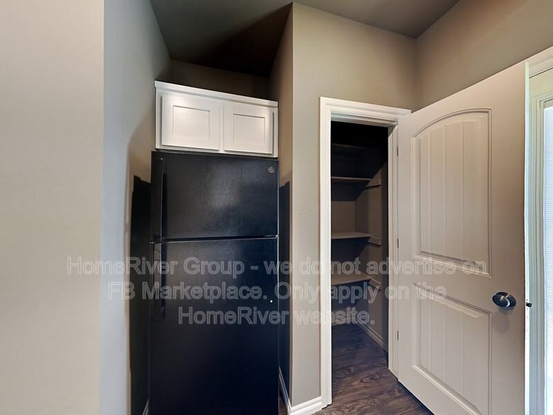 927 Sw 91st St - Photo 6 of 21