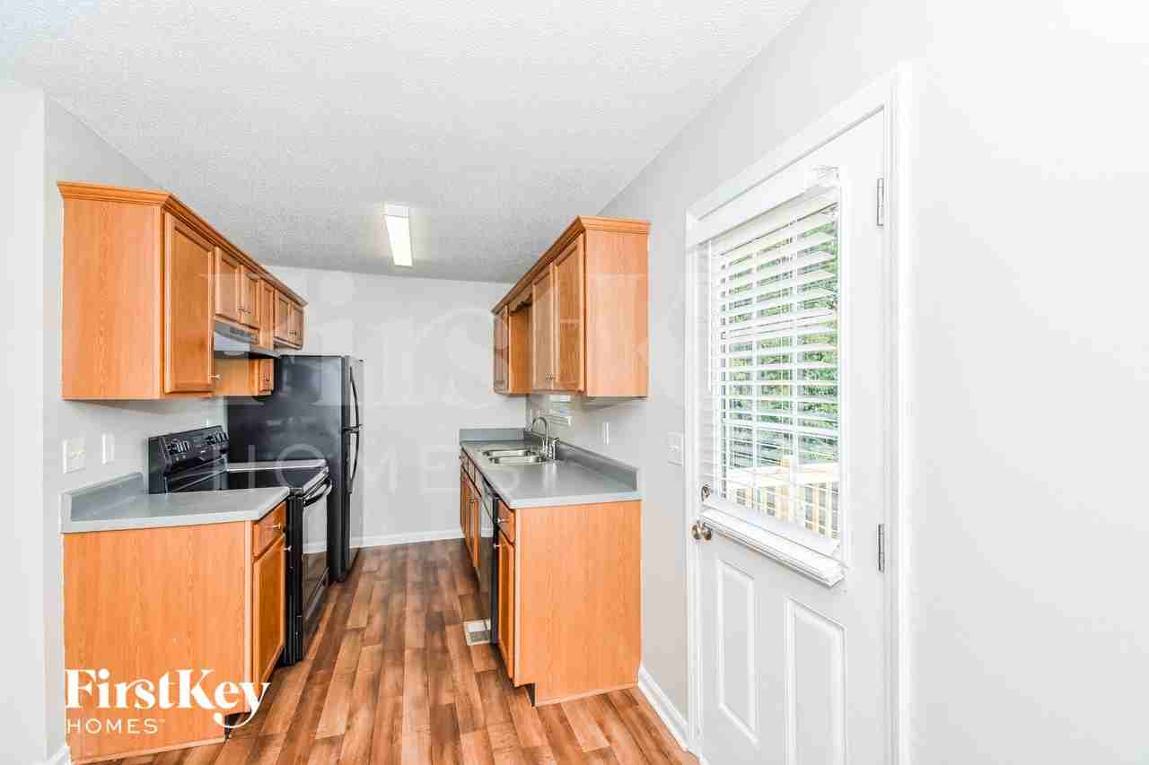 209 Oakwood Pl - Photo 6 of 15