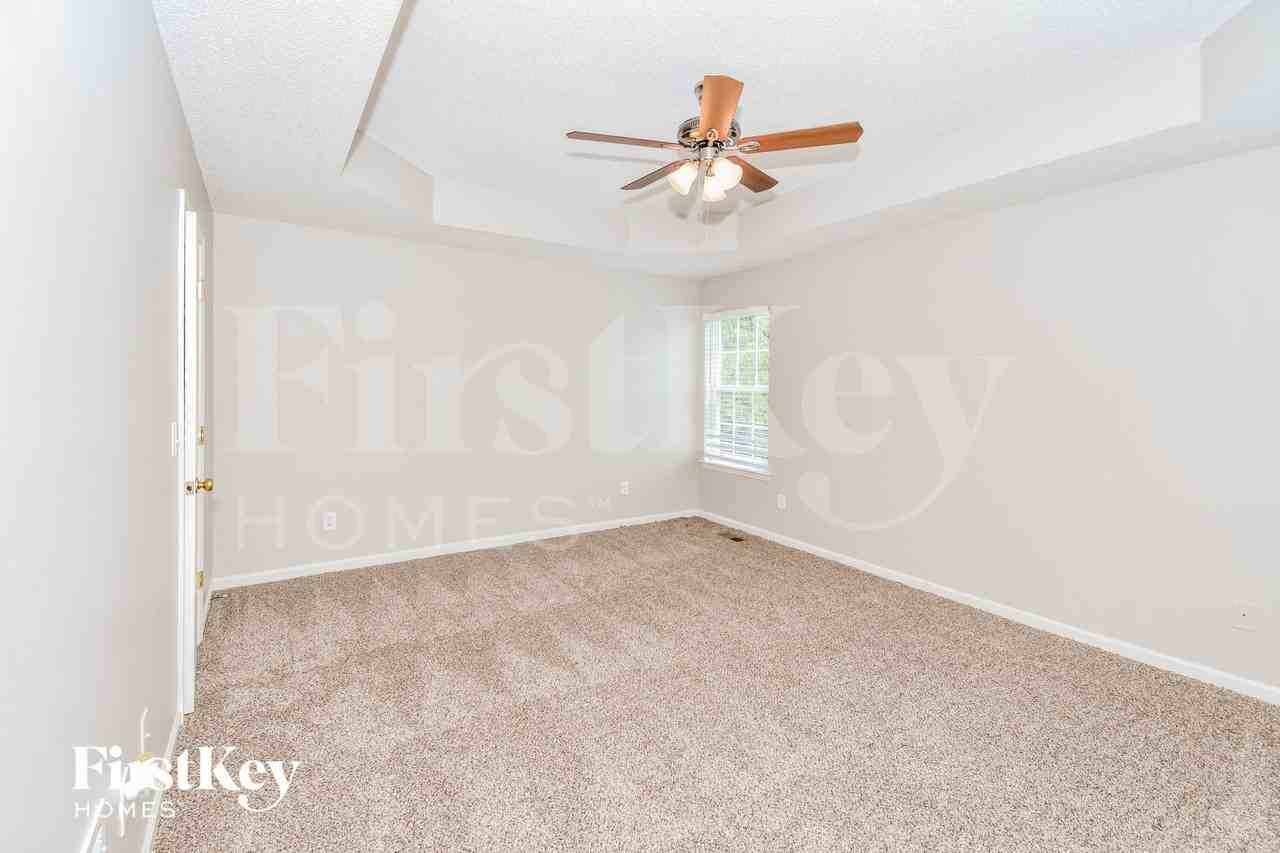 209 Oakwood Pl - Photo 7 of 15